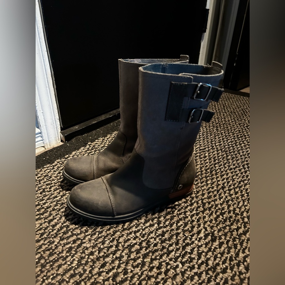 Sorel boots size 6.5